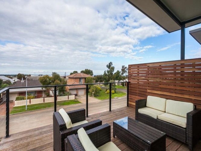 2/10 Casino Court, Torquay