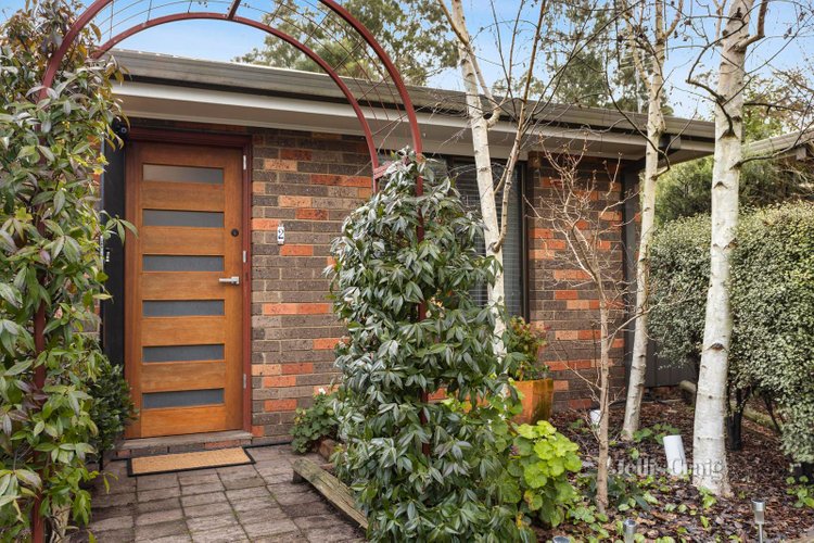 2 10 Gaulton Street Castlemaine 3450