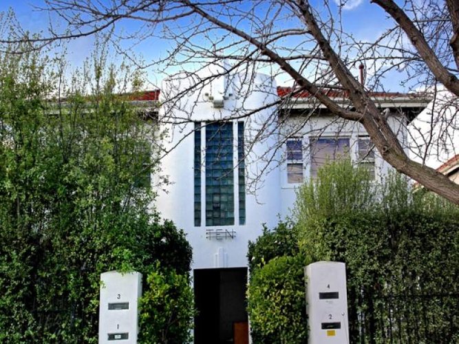 2 10 May Street Elwood 3184