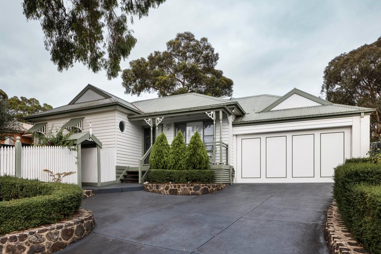 2/10 Sylvan Street Montmorency 3094
