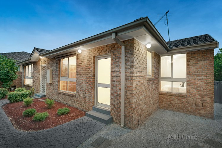 2/10 Wahroongaa Road Murrumbeena 3163