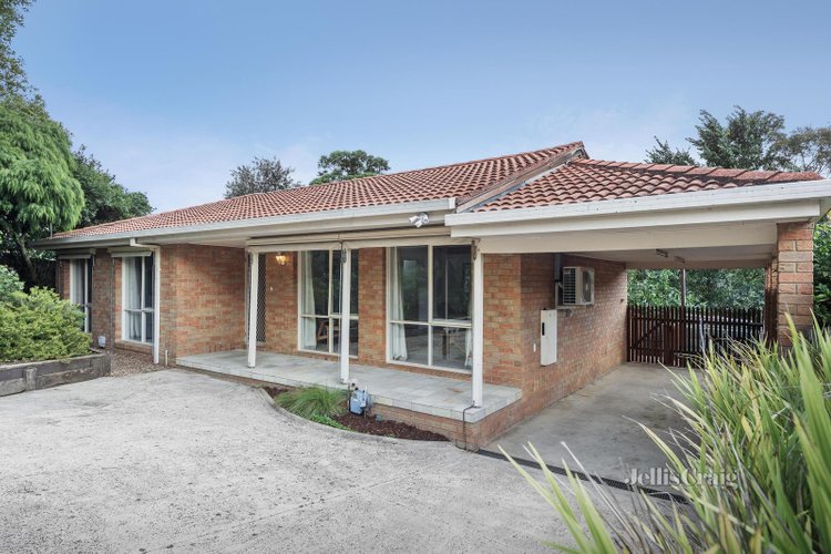 2 10 Walsh Street Eltham 3095