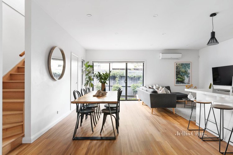 2 100 Rathcown Road Reservoir 3073
