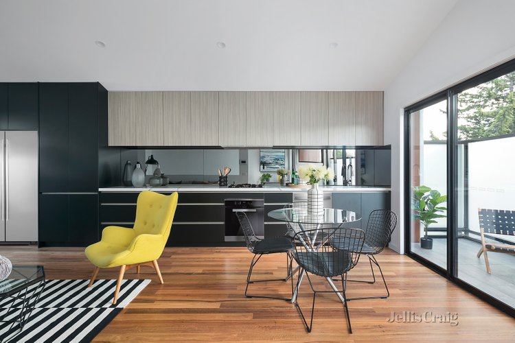 2/101 Victoria Road Northcote 3070