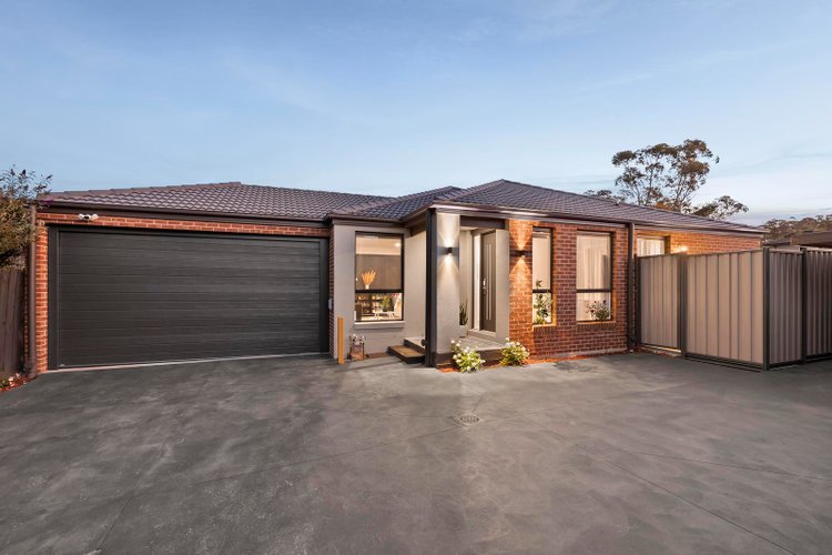 2 104 Lomond Avenue Kilsyth 3137