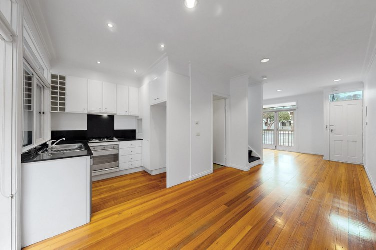 2/106 Graham Street Port Melbourne 3207