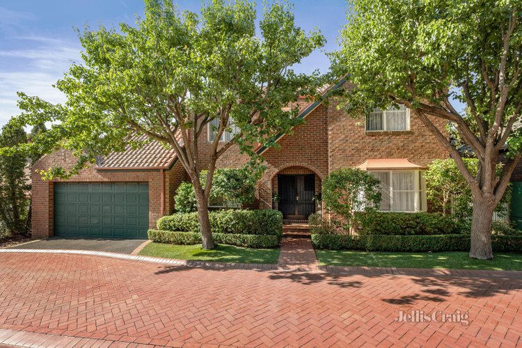 2 107 Wattle Valley Road Camberwell 3124
