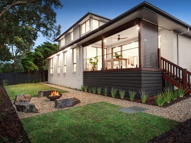 2 11 Brownes Crescent Eltham 3095