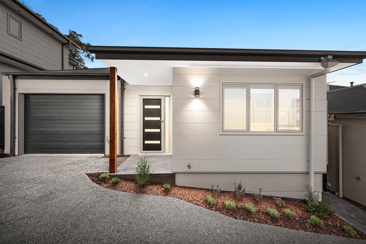 2 11 Caroline Street  Kilsyth 3137
