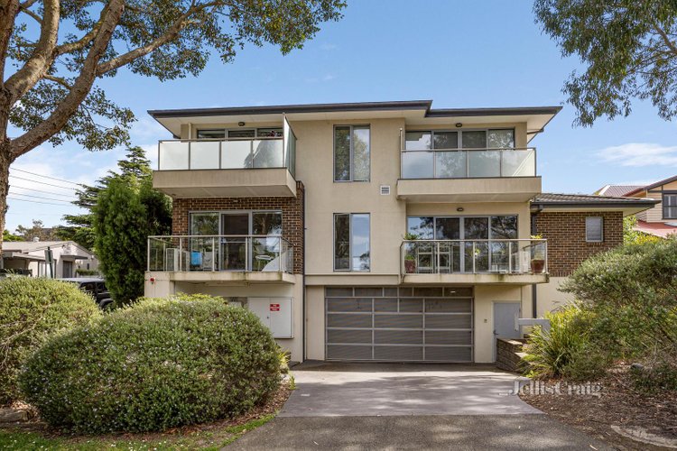 2 11 Church Street Mitcham 3132