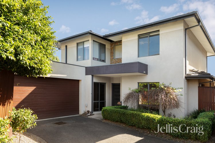 2/11 Nevin Parade Viewbank 3084