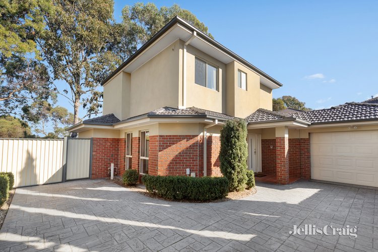 2/11 Payne Place South Morang 3752