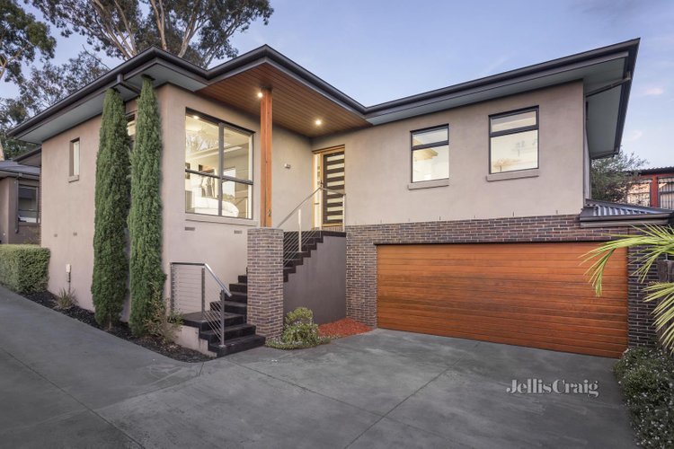2 11 Walsh Street Eltham 3095