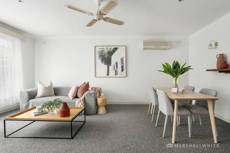 2/11 Warrigal Road