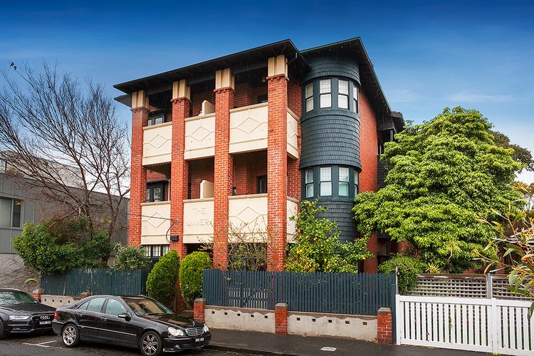 2 11 Wimmera Place St Kilda 3182