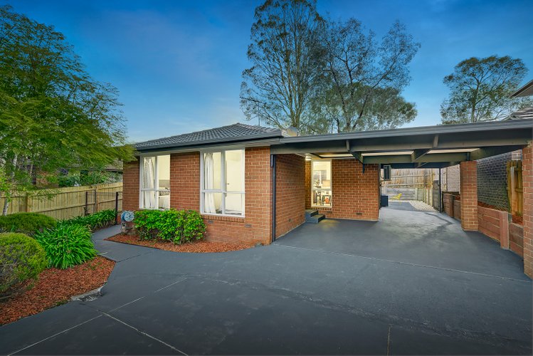 2/11 Woodside Avenue Ringwood 3134
