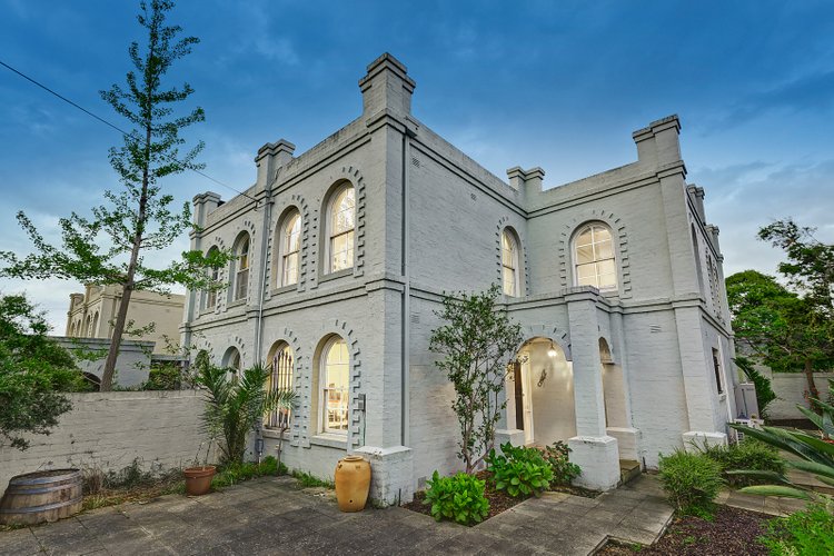 2/111 Barkers Road Kew 3101