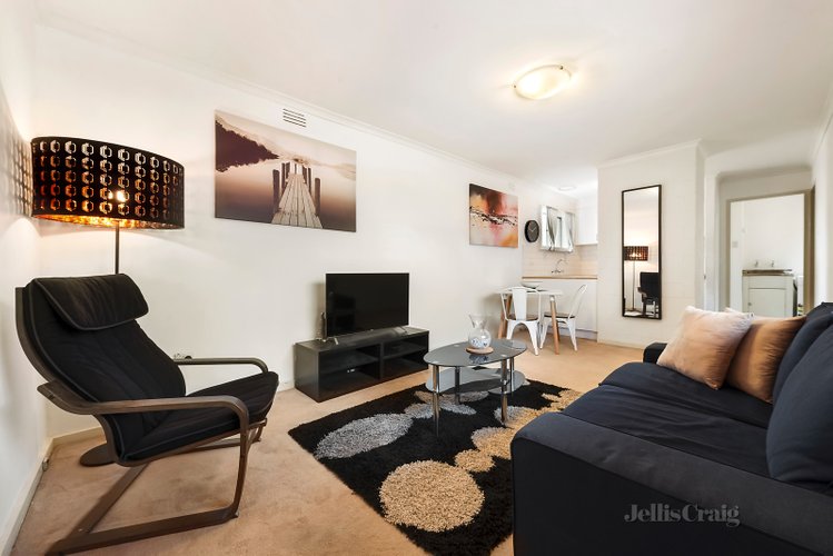 21/13 Hopetoun Avenue Brunswick West 3055