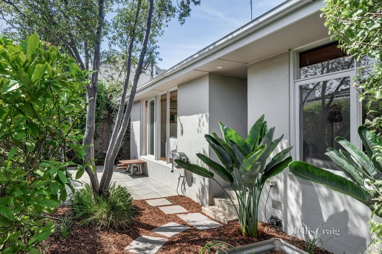 2 116 Brougham Street Kew 3101