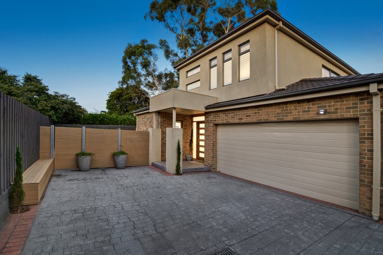 2/11a Hollsmoor Road Camberwell 3124