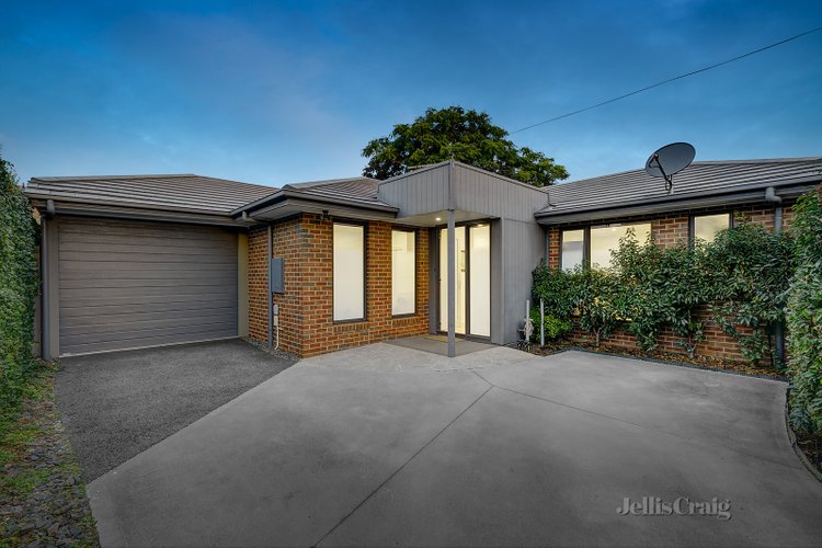 2/12 Daffodil Street Bentleigh East 3165