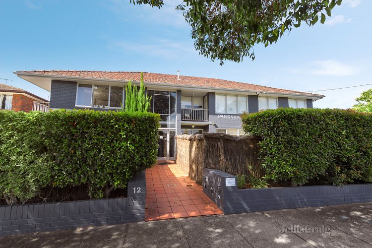 2/12 Dalny Road Murrumbeena 3163