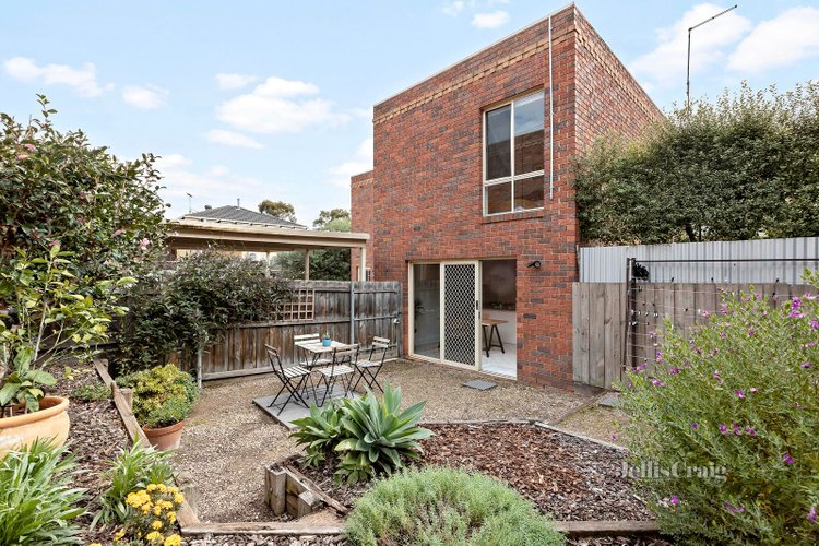 2 12 Fawkner Road Pascoe Vale 3044