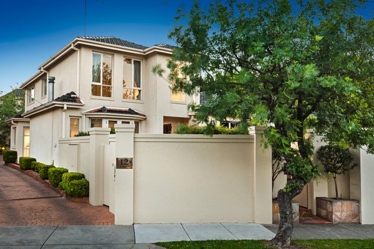 2/12 Lambert Road Toorak 3142