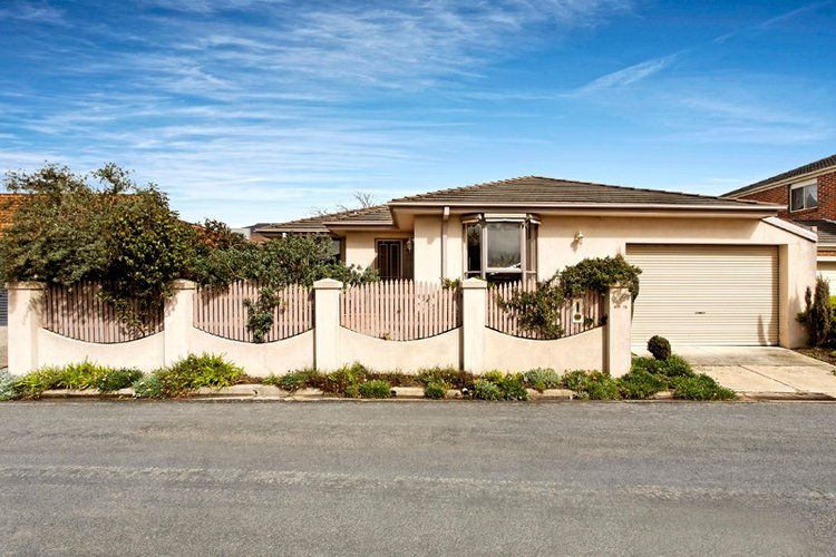 2/12 Lawson Street Balwyn North 3104