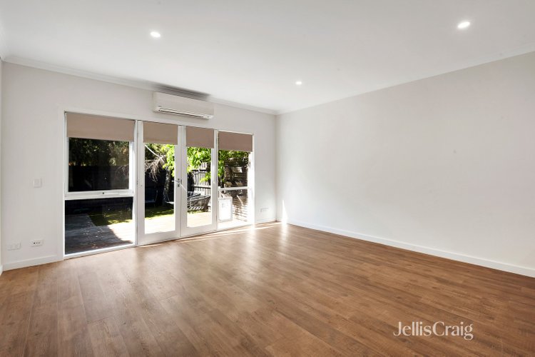 2/12 Murrell Street Glenroy 3046