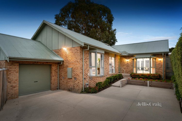 2 12 Oliver Street Ringwood 3134