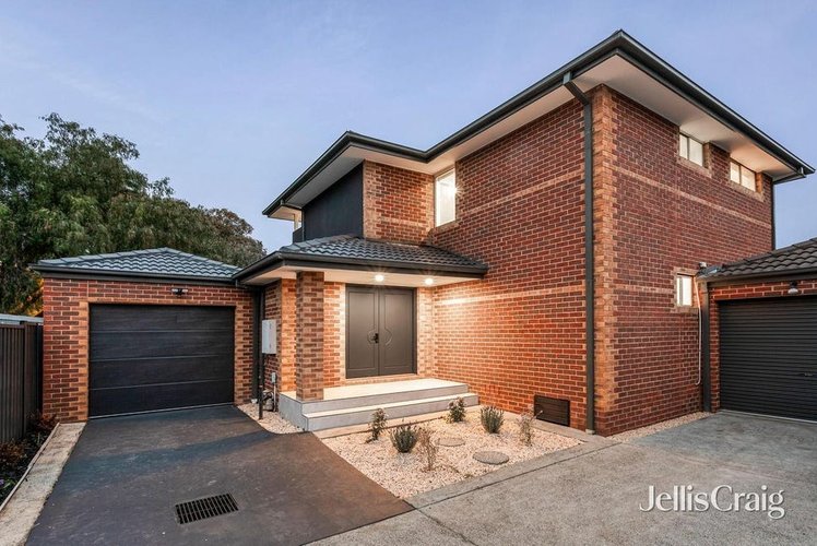 2/12 Owens Avenue Glen Waverley 3150