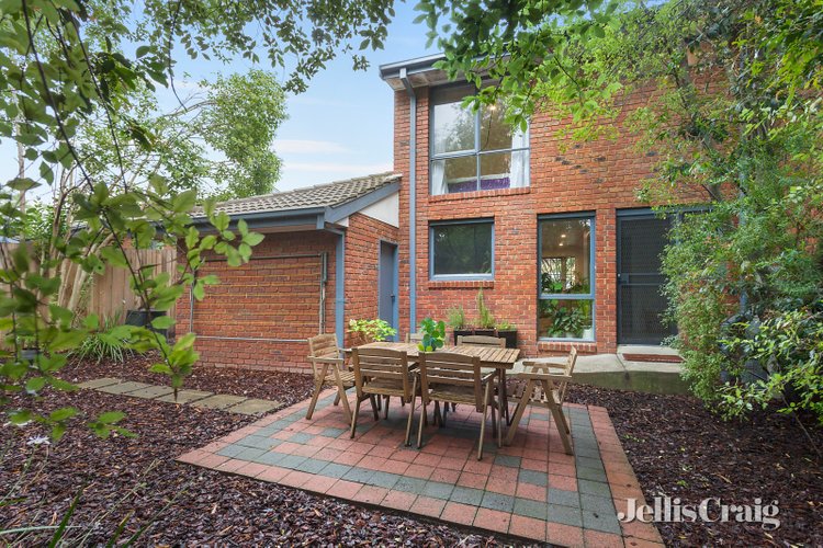 2/12 Sherwood Avenue Ringwood East 3135
