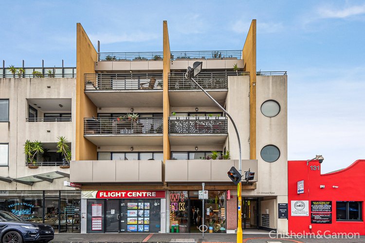 2/125 Ormond Rd  Elwood 3184