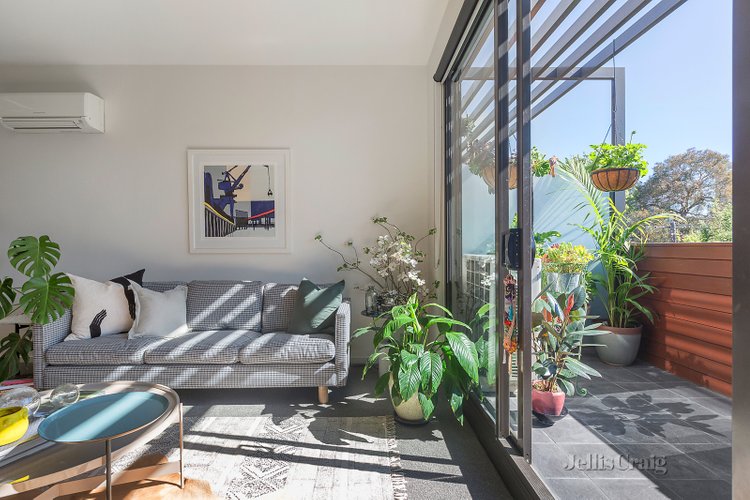 212/96 Charles Street Fitzroy 3065