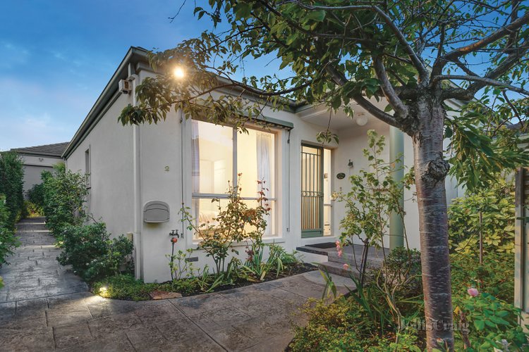2/13 Erica Avenue Glen Iris 3146