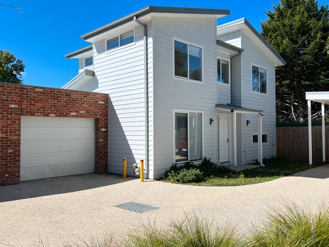 2 14 Carlisle Street Woodend 3442