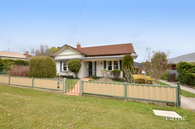 214 Clayton Street Canadian 3350