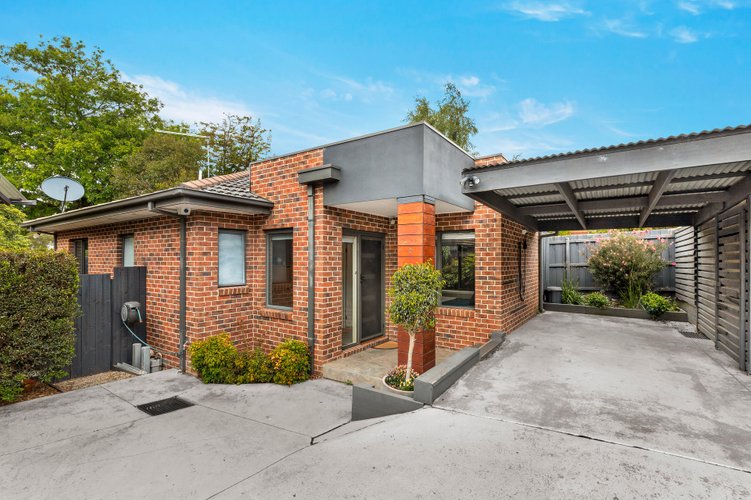 2/14 Daours Court Watsonia 3087