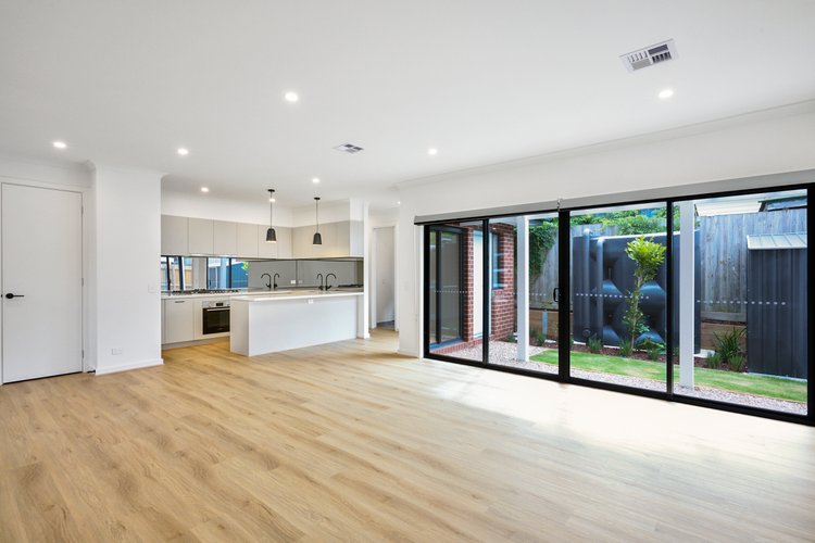 2/14 Diane Crescent Mooroolbark 3138