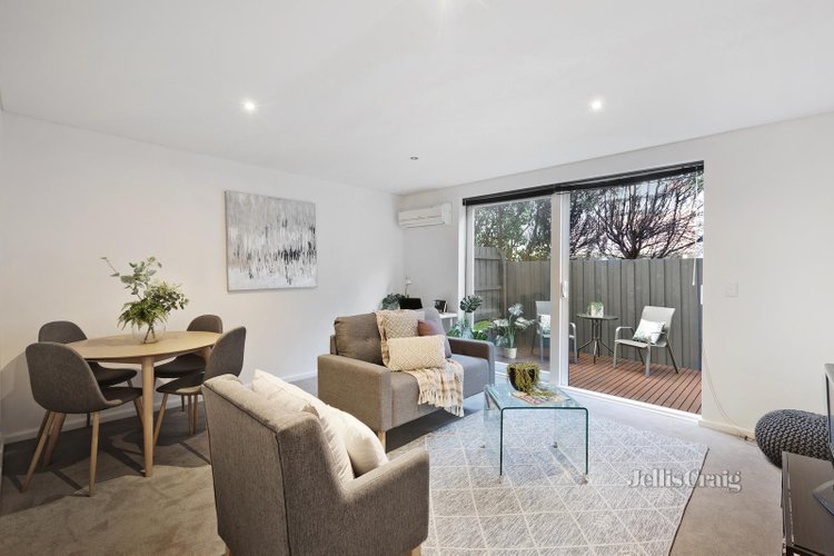 2 14 Liddiard Street Hawthorn 3122