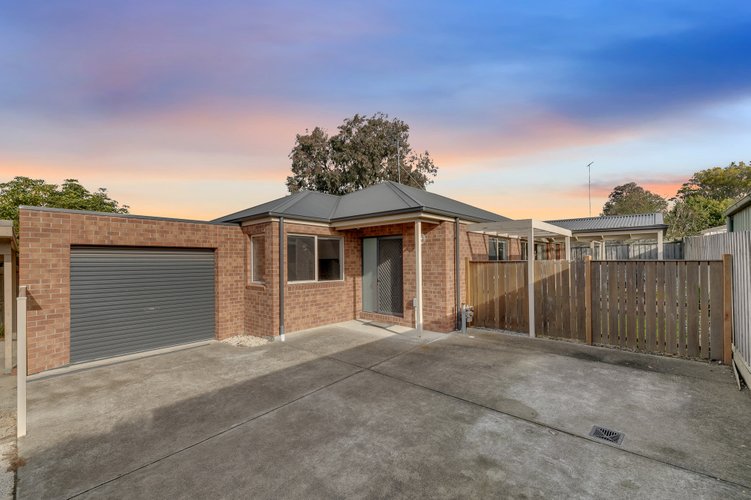 2 14 Rimbool Road Grovedale 3216