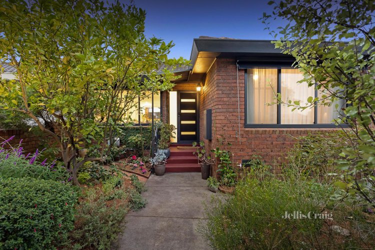 2 143 Waverley Road Chadstone 3148