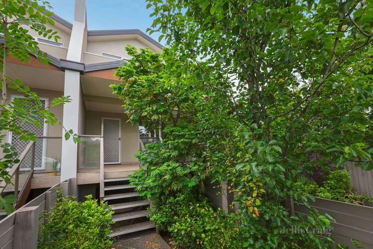 2/1438 Centre Road Clayton South 3169