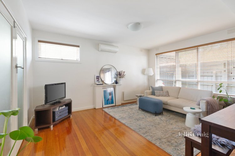 2 145 Glen Huntly Road Elwood 3184