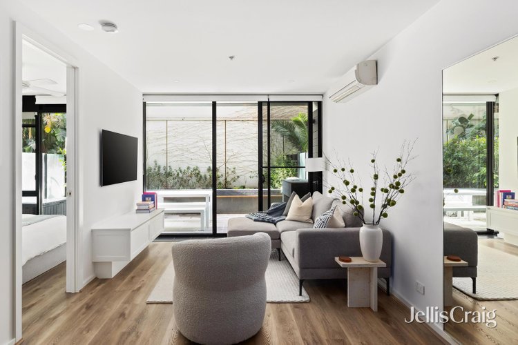 214 57 Bay Street Port Melbourne 3207