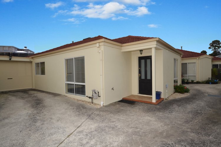 2/15 Anglo Court Mooroolbark 3138