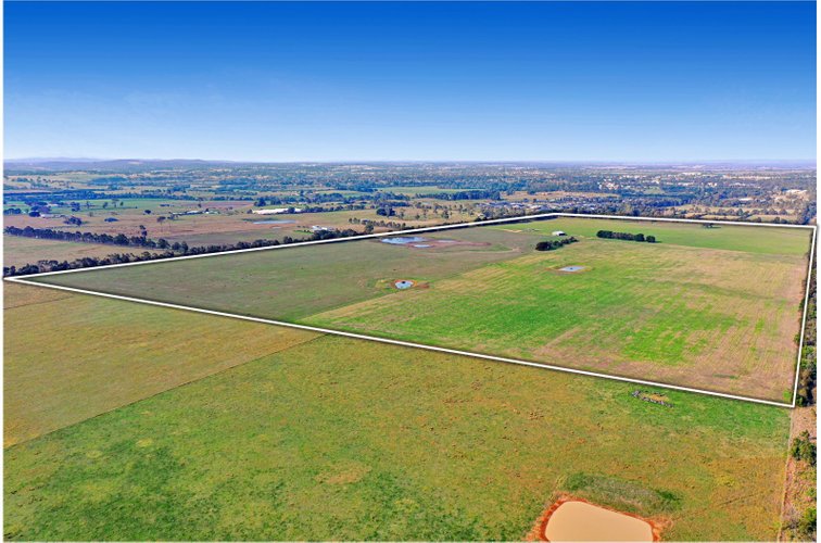 215 Bairnsdale-Dargo Road, Hillside