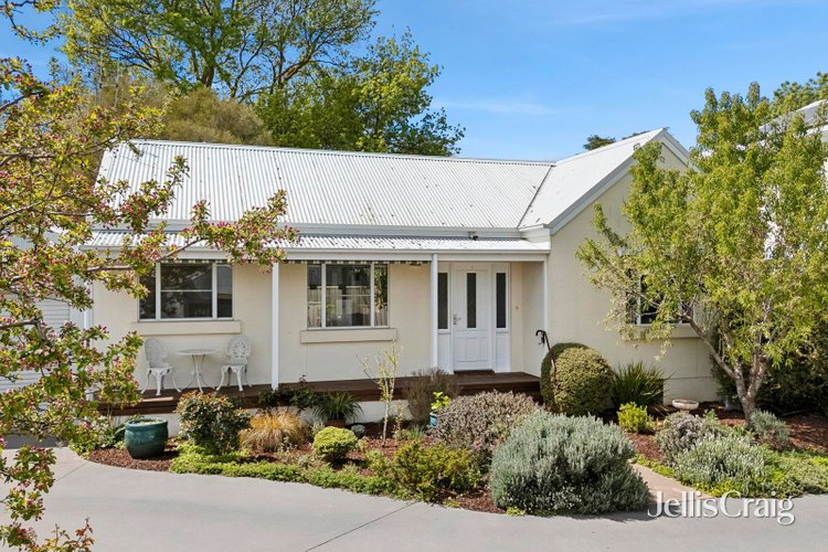 2 15 Berkeley Street Castlemaine 3450