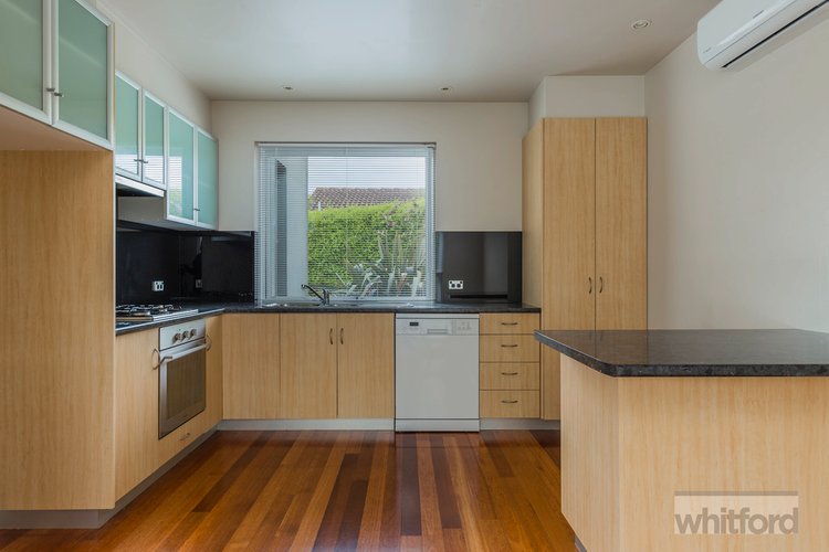 2/15 Francis Street, Belmont